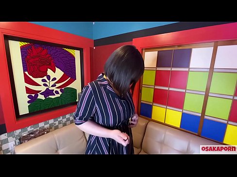 ❤️ Јапанска слатка са великим сисама мастурбира секс играчкама и доживи оргазам. Она говори у интервјуу о свом јебеном искуству. Огромне сисе и длакава маца гласно стењу. Осакапорн Прелеп порно на sr.sexogolic-info.ru ❌❤